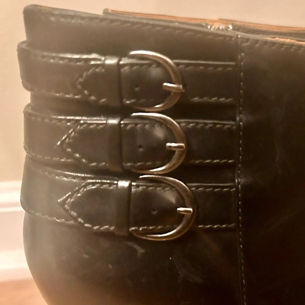 Clark’s Black Leather Ankle Boots - Picture 3 of 9